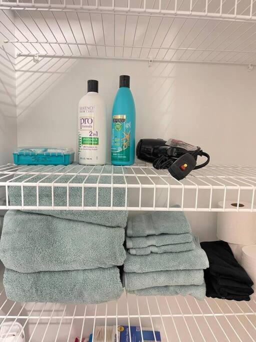 Apartamento Hartford Downtown: 2Mins Walk To Xl Center Exterior foto